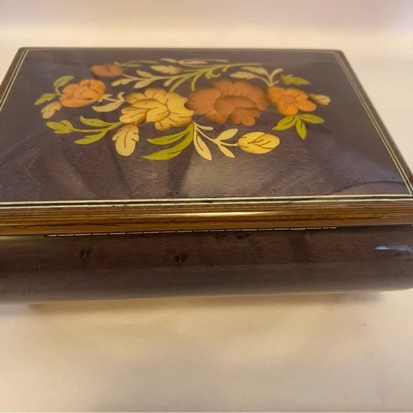 🎶 Italian Inlaid Wood Music/Jewelry Box